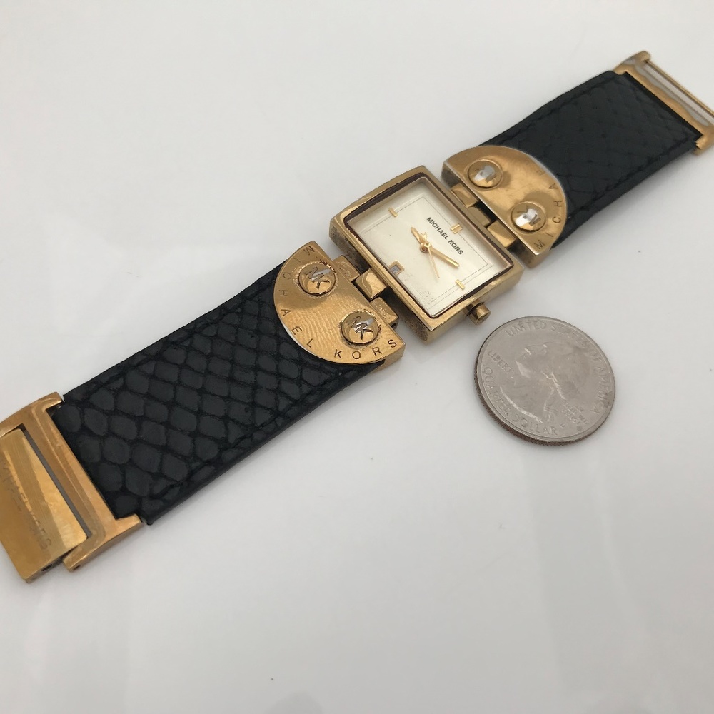 Michael Kors Ladies Watch Genuine Leather Band - Picture 2 of 8